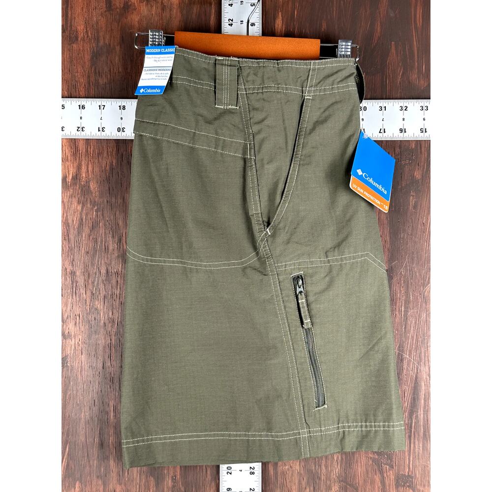 Columbia Hiking Ripstop Shorts 9" Inseam Modern Classic Omni-Shade Green‎ Men 38